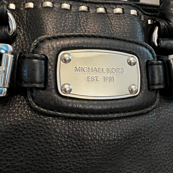 Michael Kors Hamilton with Saffiano Leather, SHW and Accents - Picture 8 of 10